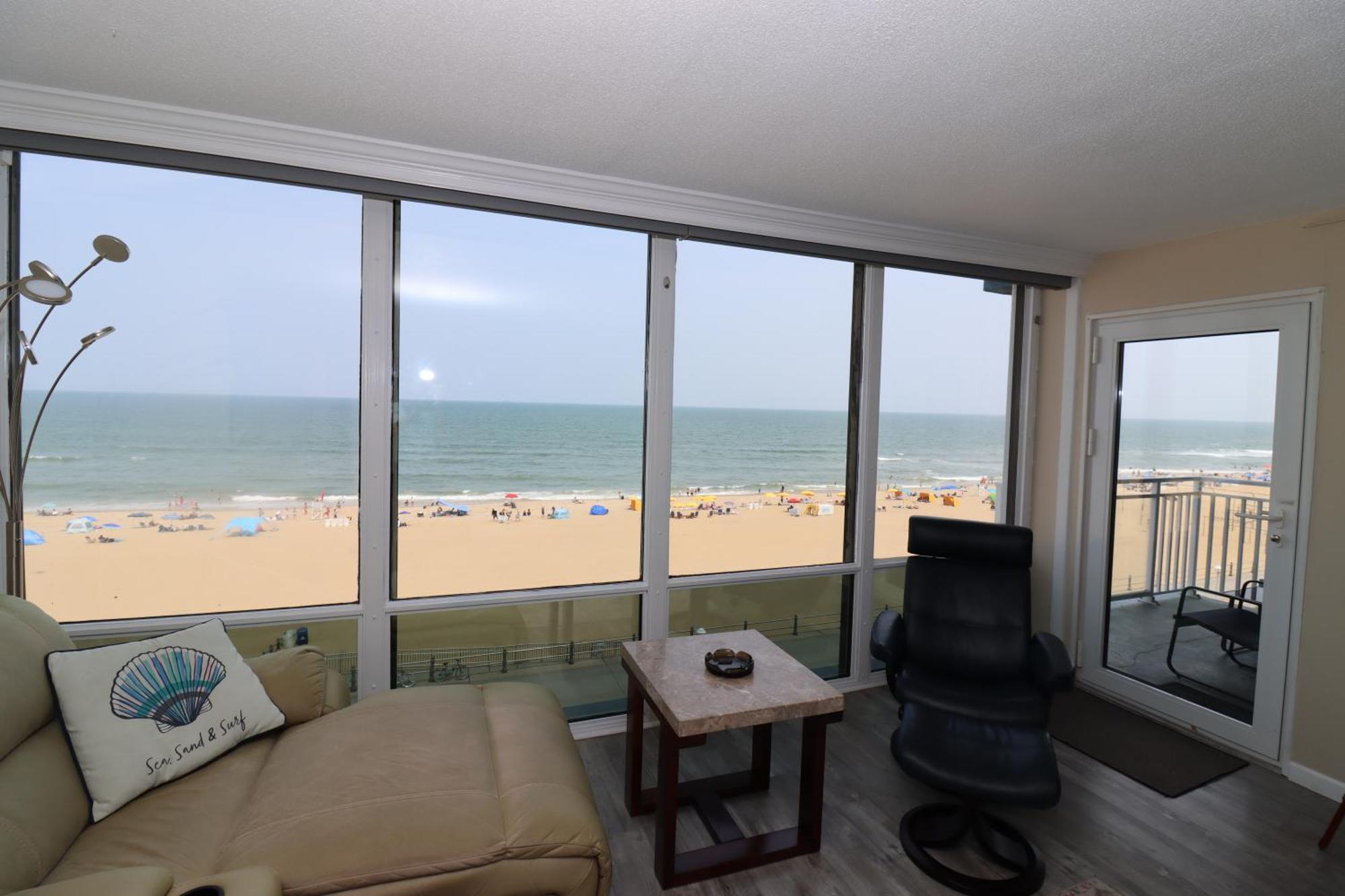 Beach Luxury Oceanfront Virginia Beach Exterior photo